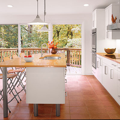 white kitchens may be my favorite. i think food looks prettiest in them